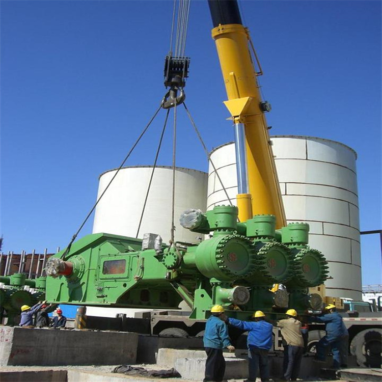 港口镇租赁200吨吊车